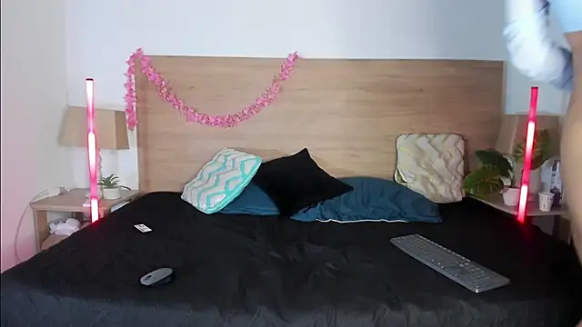 LaraRous webcam