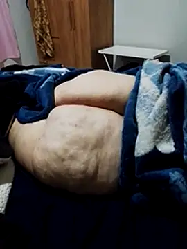 MegaAssMature webcam