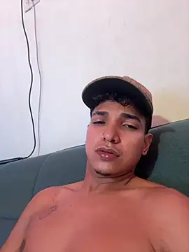 paulhot11 live cam on StripChat