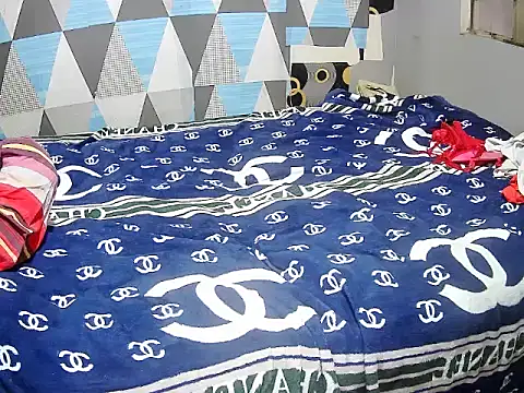 Trish_CurveCock webcam