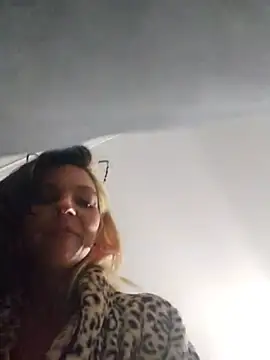 lil_jiggly webcam