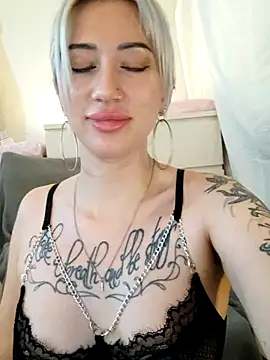 Gina-Lumara webcam