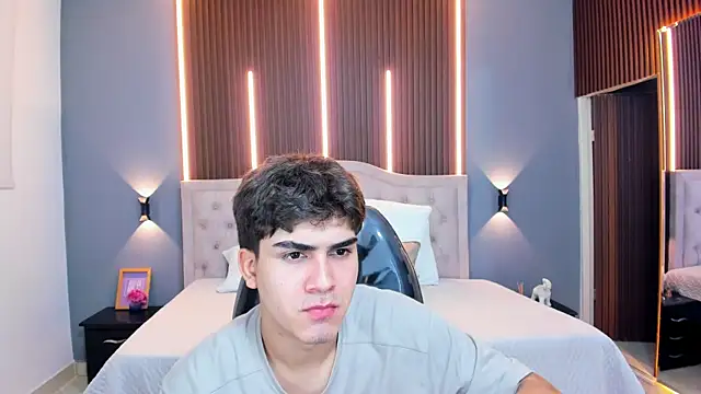 Tommy18__ webcam