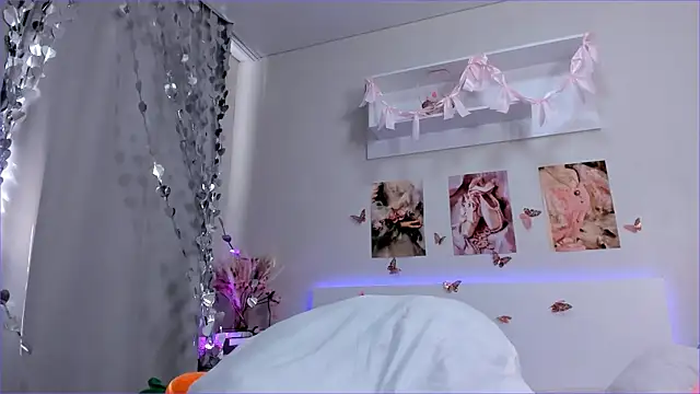 Milly_Lane webcam