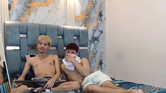 YOUNG_BOYS_HELL webcam