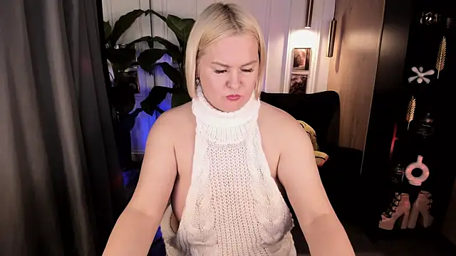 YolandaKiss webcam