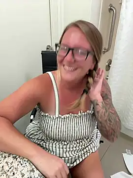 _ElizabethLove_ webcam