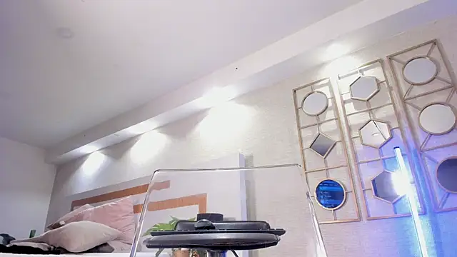 Violettaa_Stone webcam