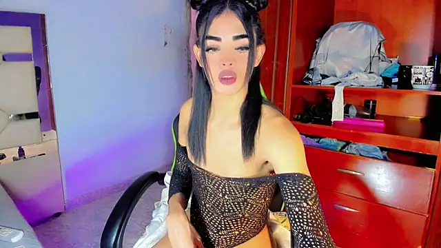 Naomisaenz01 webcam