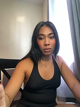 hugecock_tamira webcam