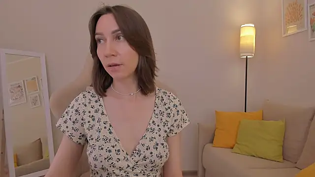 GoodGlamorGirl live cam on StripChat