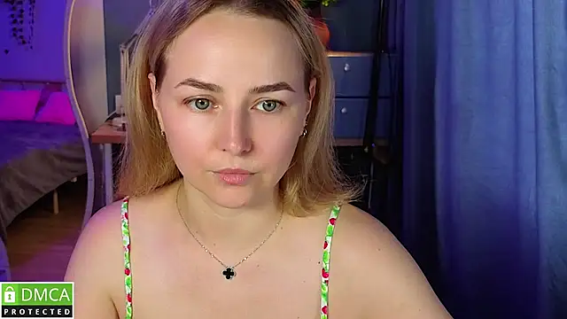 Mira_Mermayd live cam on StripChat