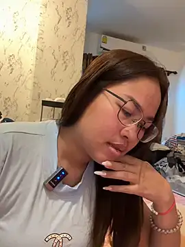 Ponthip live cam on StripChat