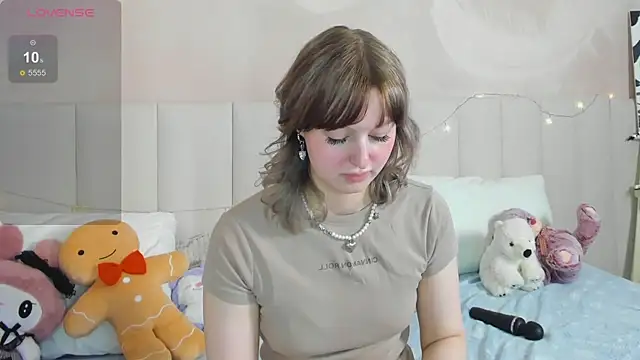AdeleSilvy live cam on StripChat