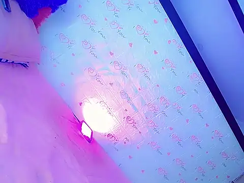 SamiraHot1 live cam on StripChat