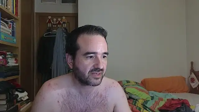 curiosillo83 live cam on StripChat