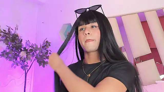 ambergabriela (T teen) - Hello Amber, welcome.🌸