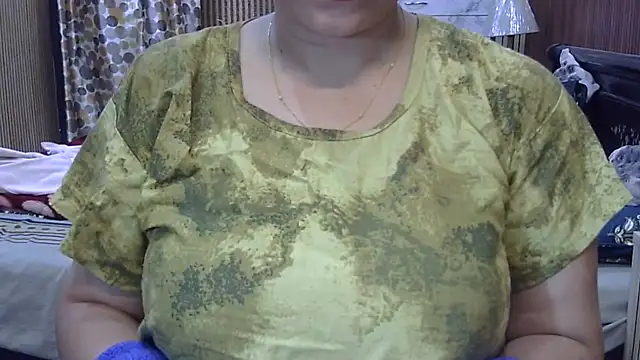 hot_anshika120 (F milf) - sexy boobs suck