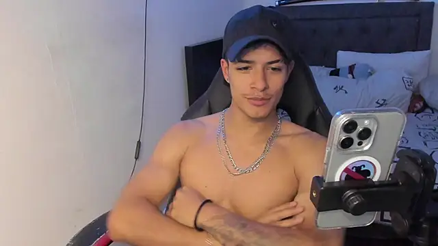jacobbiker (M twink) - let me naked