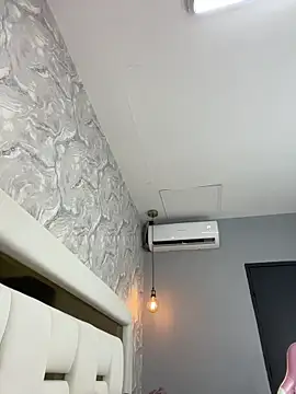 MiaFarkash webcam