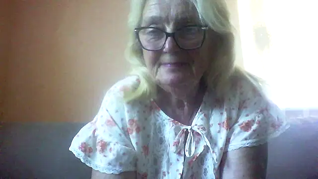 AmyLove353 webcam