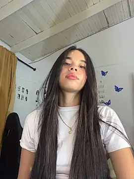 Milleradhara24 live cam on StripChat