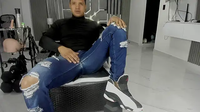 master_leather webcam