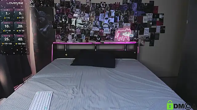 Naomi1Hinata webcam