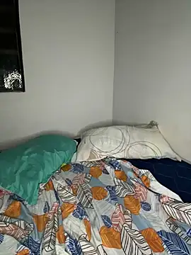 evelyncita (G twink) - Cum in the face