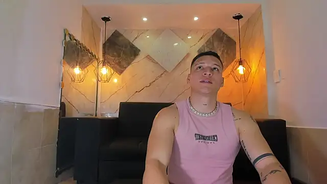lucassimone_ webcam