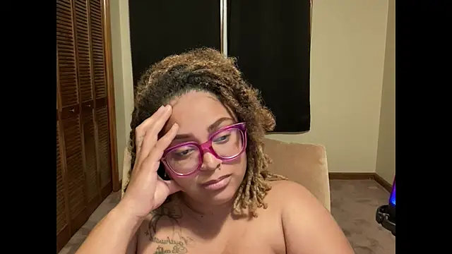FaeAfterDark webcam