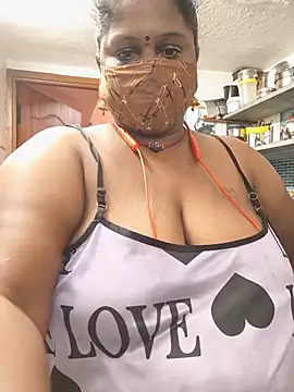 yalini1431 (Ask my age) - Boobs