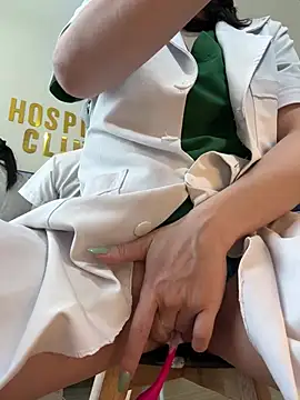 Watch secretly_masturbating live on EroticFlix - High definition streams