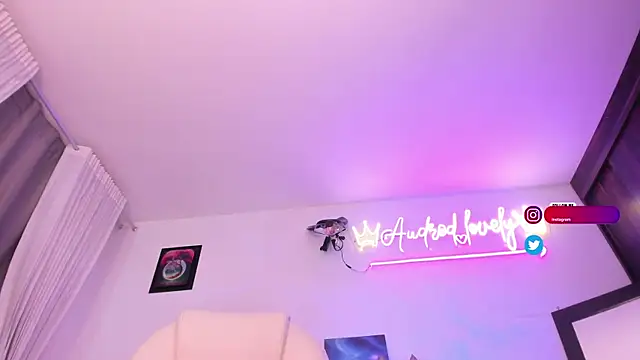 AudredLovely live cam on StripChat