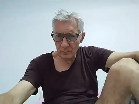 BIGUNCUTHARDCOCK live cam on StripChat