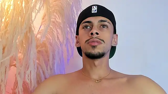 Nikolay_dimitrov live cam on StripChat