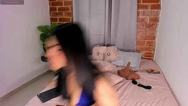 ashley_hills_ webcam