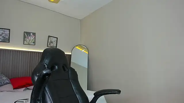Joan_Blake webcam