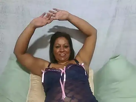 IndianSexyMilf69 webcam