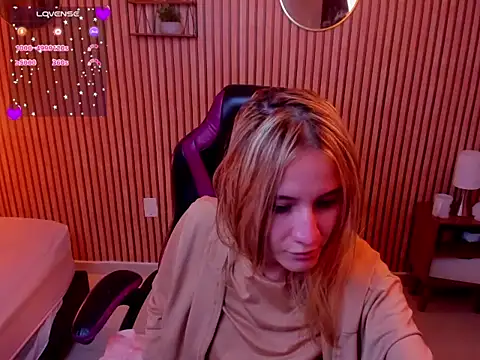 Honeyy_Sun webcam