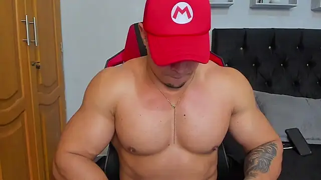 tyler_hank01 live cam on StripChat