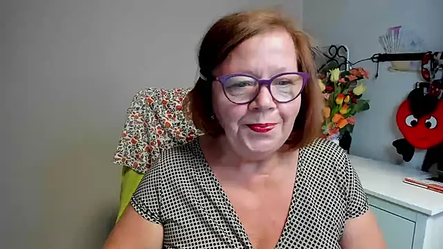 Adelewildx live cam on StripChat