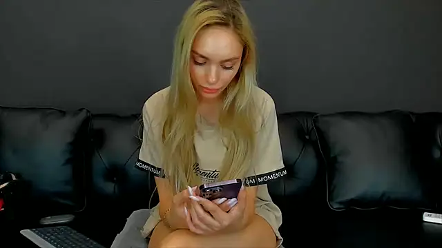 HaleySweet18 webcam