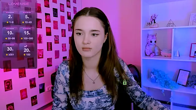 liana_kisses webcam