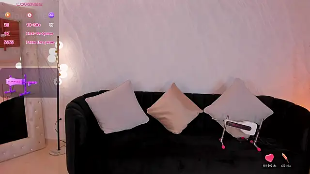 KayraLanne webcam