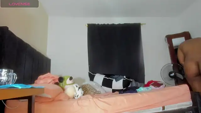 Zuan_zuan777 webcam