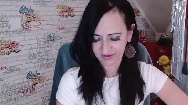 DebraMilf webcam
