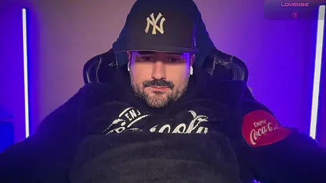 DominantTheo webcam