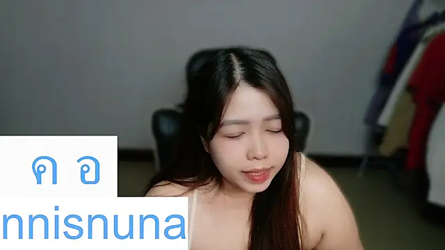 nunanunanuna live cam on StripChat