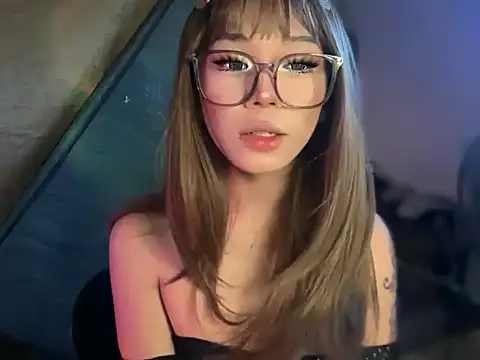 Ursweetmolly live cam on StripChat